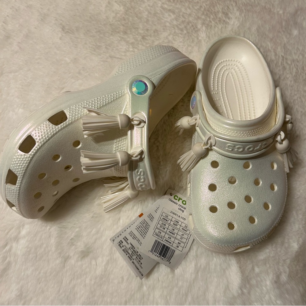 New with tags limited edition shimmery tassel festival crocs